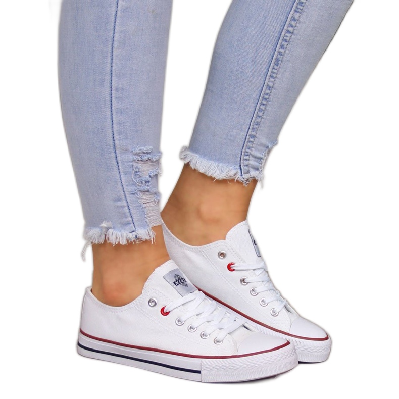 News Deportivas bajas de tejido blanco NOVEDADES