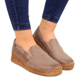 Zapatos de mujer de piel con cuña beige Helios 350 Zapatos de mujer de piel con cuña beige Helios 350