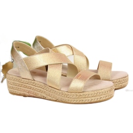 Alpargatas sandalias de mujer en la plataforma dorada Big Star HH274414 dorado