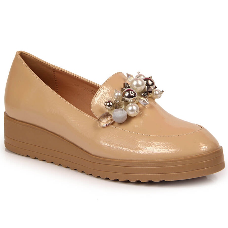 Zapatos de mujer, barnizados con cuentas de Potocki beige.