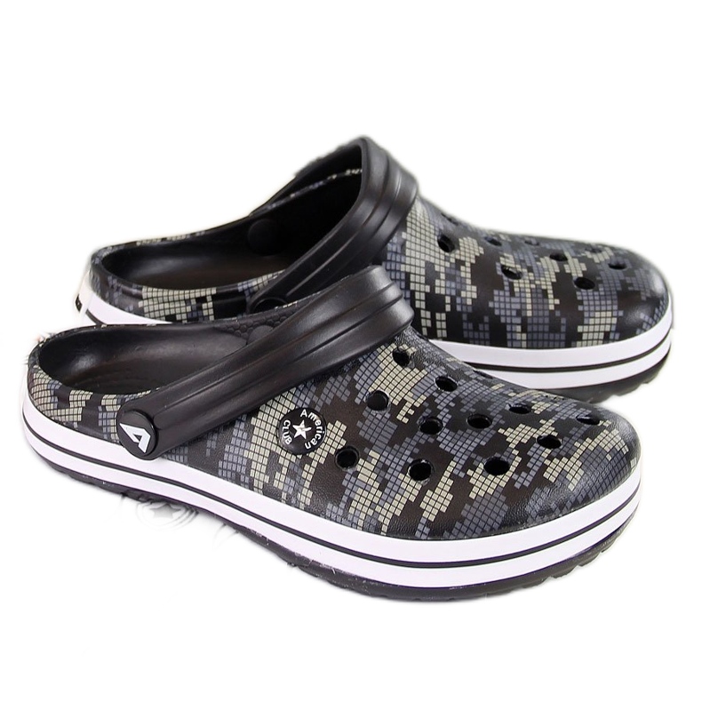 Zapatillas de casa de espuma negra American Club para niño negro