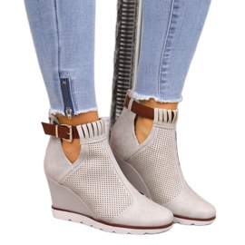 Sneakers mujer beige con cuñas caladas Filippo Sneakers mujer beige con cuñas caladas Filippo