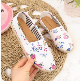 Alpargatas de niña flor blanca McKeylor's blanco
