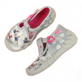 Pantuflas de niña para la guardería con el gatito Befado gris Pantuflas de niña para la guardería con el gatito Befado gris