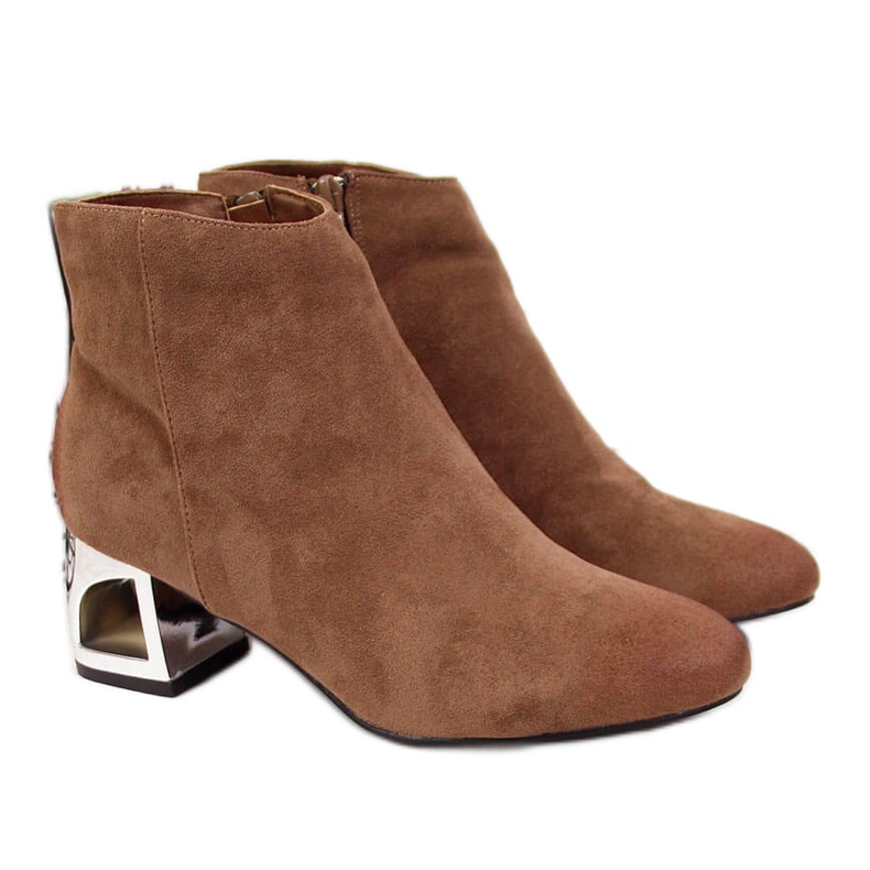 T.Sokolski Botas marrones de mujer con tacones decorativos de T. Sokolski marrón