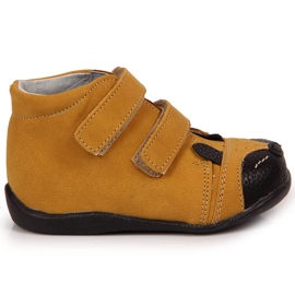 Zapatos niño con velcro camel Kornecki 6448 marrón