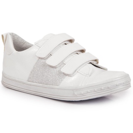 Zapato lacado velcro blanco para niña Kornecki 6286