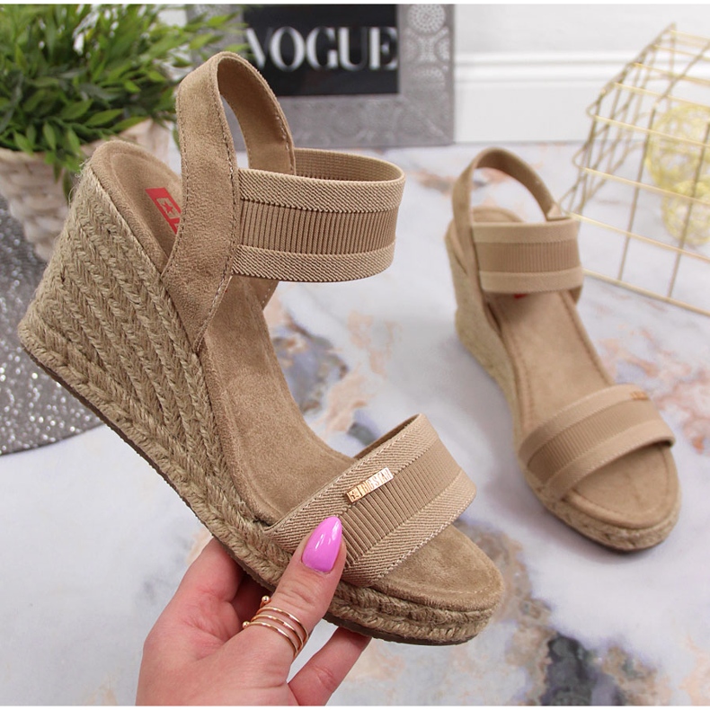Sandalias alpargatas con cuña beige Big Star JJ274978