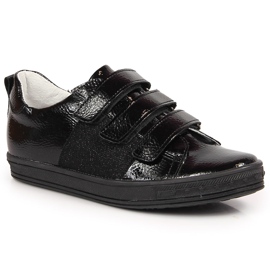 Zapato niña barnizado con velcro negro Kornecki 6286 Zapato niña barnizado con velcro negro Kornecki 6286