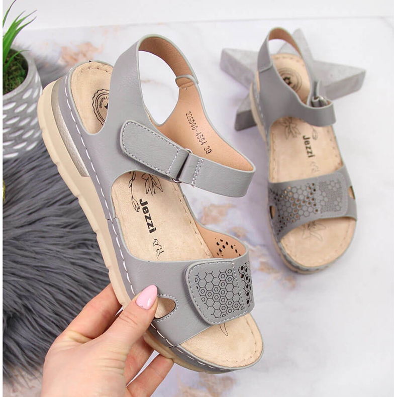 Sandalias mujer cómodas con velcro gris Jezzi