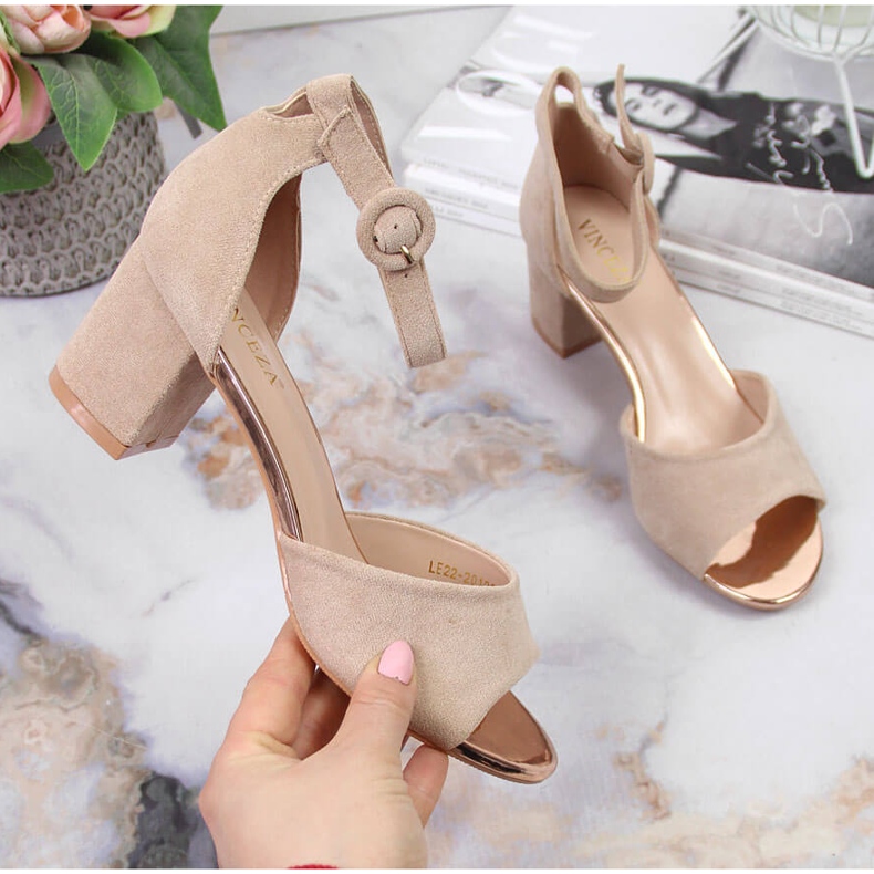 Sandalias de mujer en un poste Vinceza beige