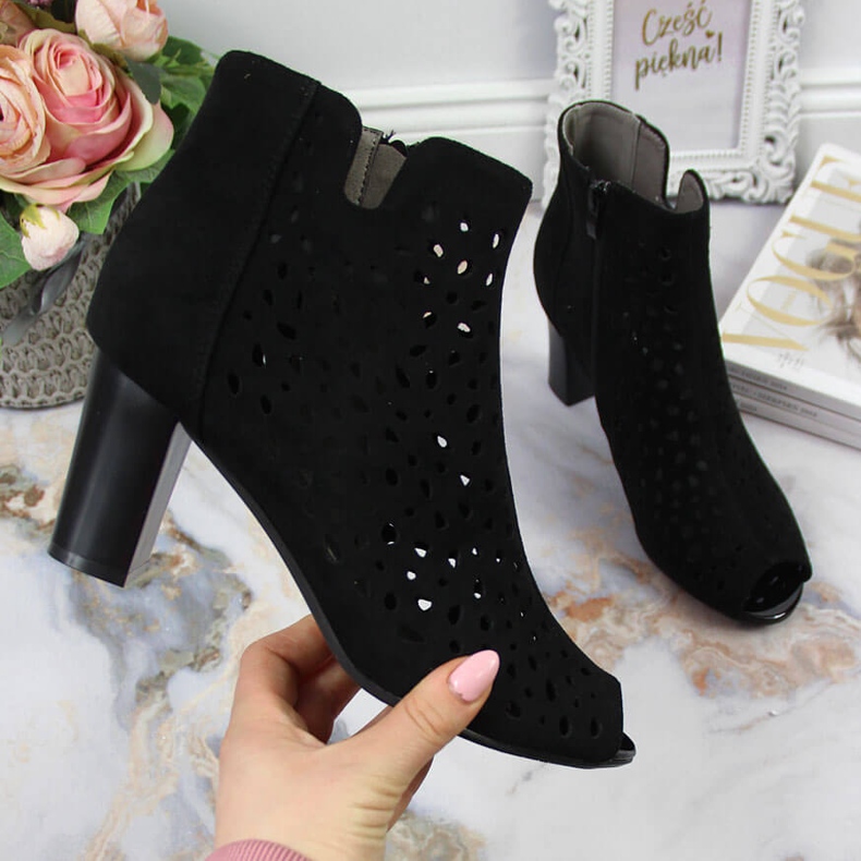 Botas de primavera de mujer en un poste calado Jezzi negro