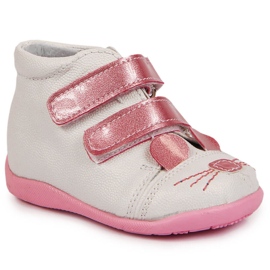 Zapatos blancos con velcros para niña Kornecki 6774 rosa