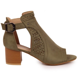 Sandalias de mujer con calado caqui T.Sokolski verde