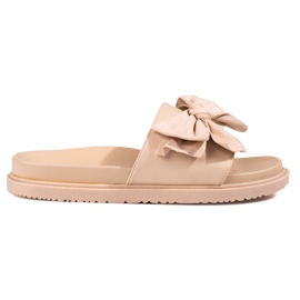 J. Star Zapatillas en la plataforma con lazo beige J. Star Zapatillas en la plataforma con lazo beige