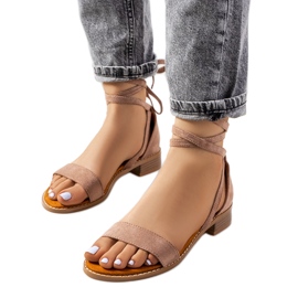 Sandalias beige con cordones de Moody