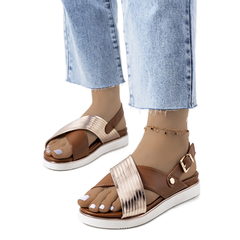 Sandalias marrones con aplicación de Myrtle metalizado marrón dorado Sandalias marrones con aplicación de Myrtle metalizado marrón dorado