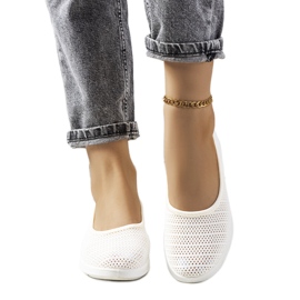 Deportivas Ilse beige caladas crudo
