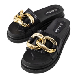 Zapatillas negras en la plataforma de Berloz negro