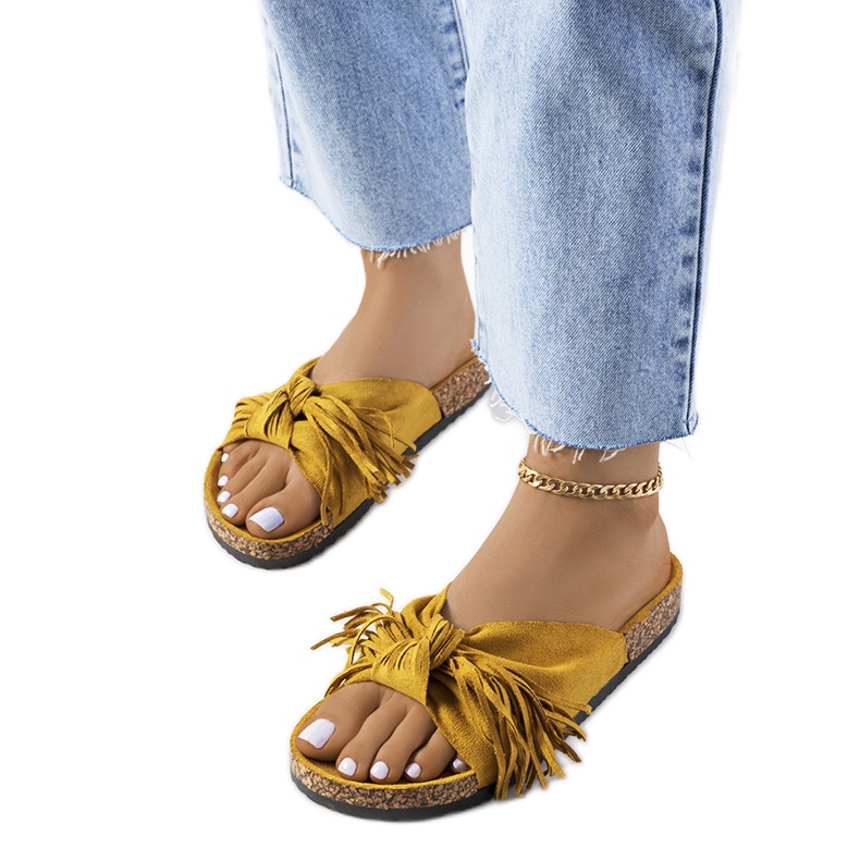 Pantuflas amarillas con flecos Laderies amarillo