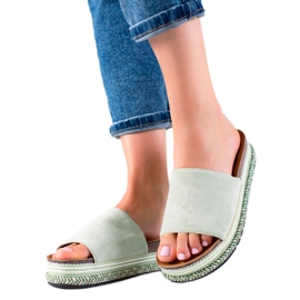 Bestelle Zapatillas verdes en la plataforma