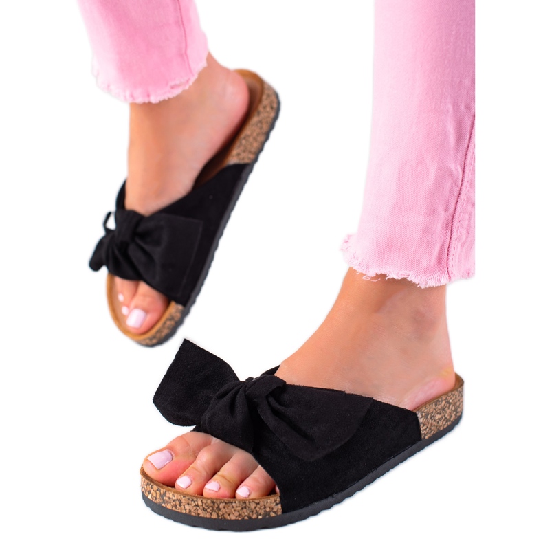 Zapatillas cómodas y elegantes. negro