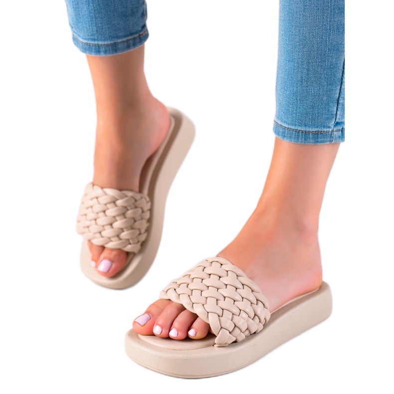 Mannika Zapatillas en la plataforma beige