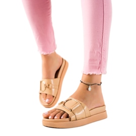 MIKA Chanclas beige con estilo marrón