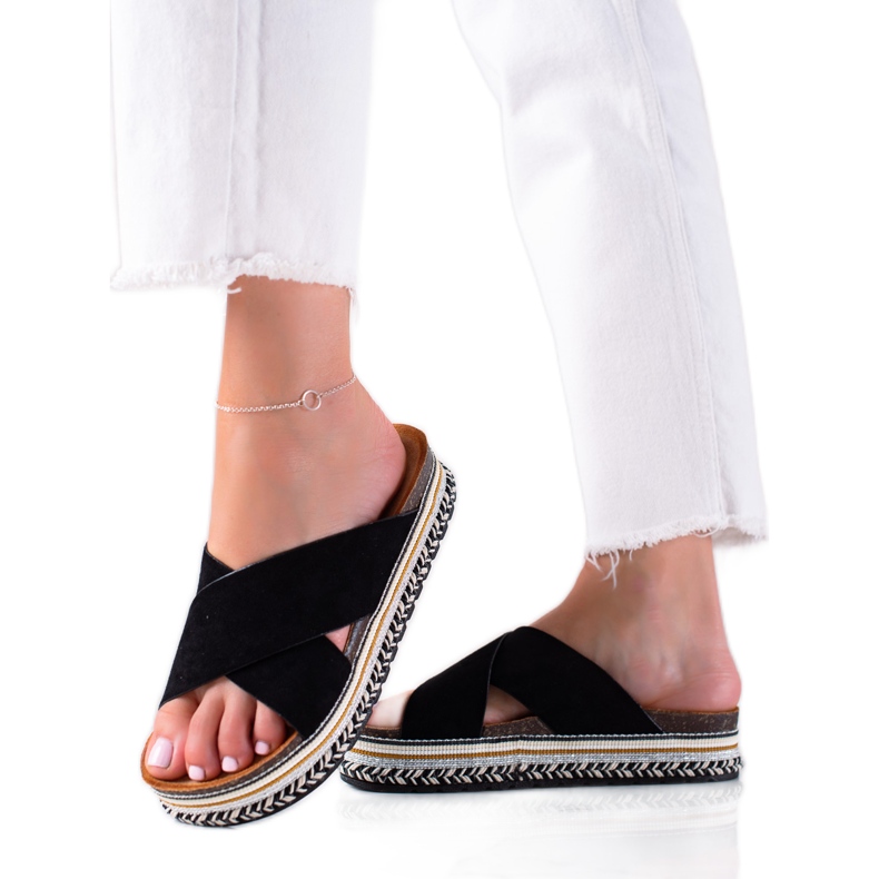 TRENDI Zapatillas En La Plataforma Decorativa negro