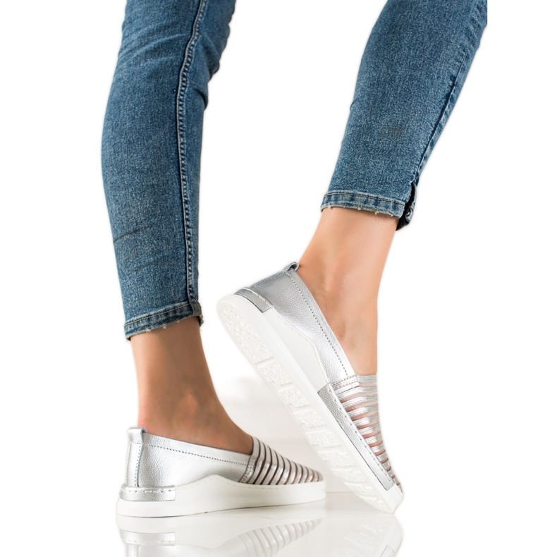 T.Sokolski Slipons de cuero plateados plata