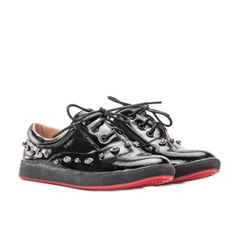 Deportivas infantiles lacadas en negro de Mikaela