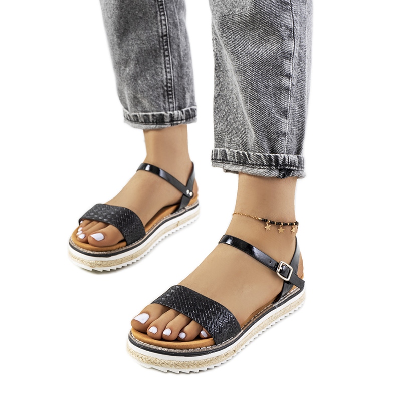 Sandalias negras sobre plataforma Acton decorada negro