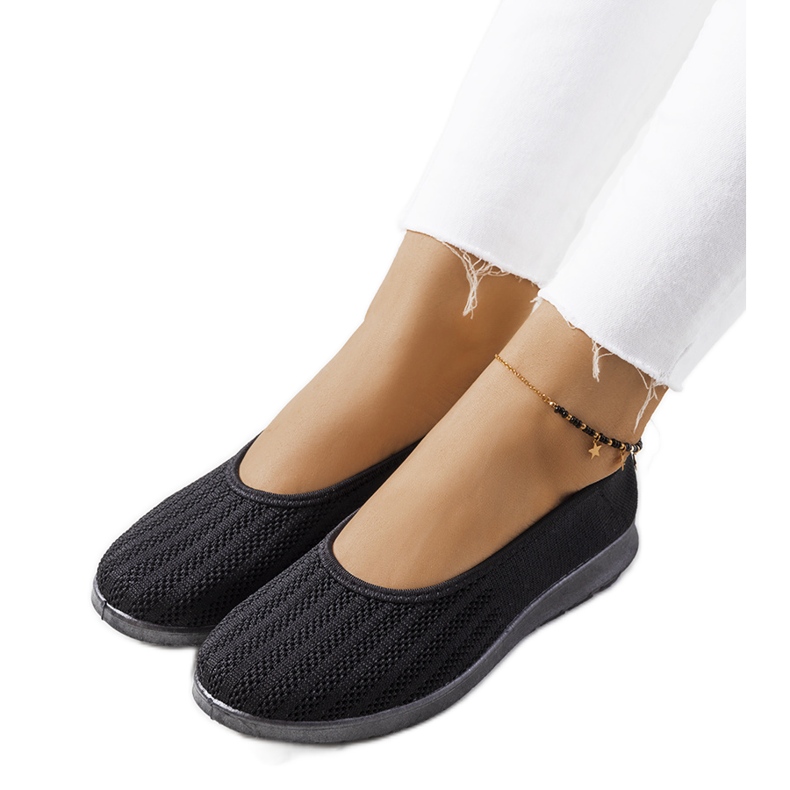 Zapatillas negras de Meeri. negro