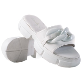 SHELOVET Zapatillas en la plataforma blanco