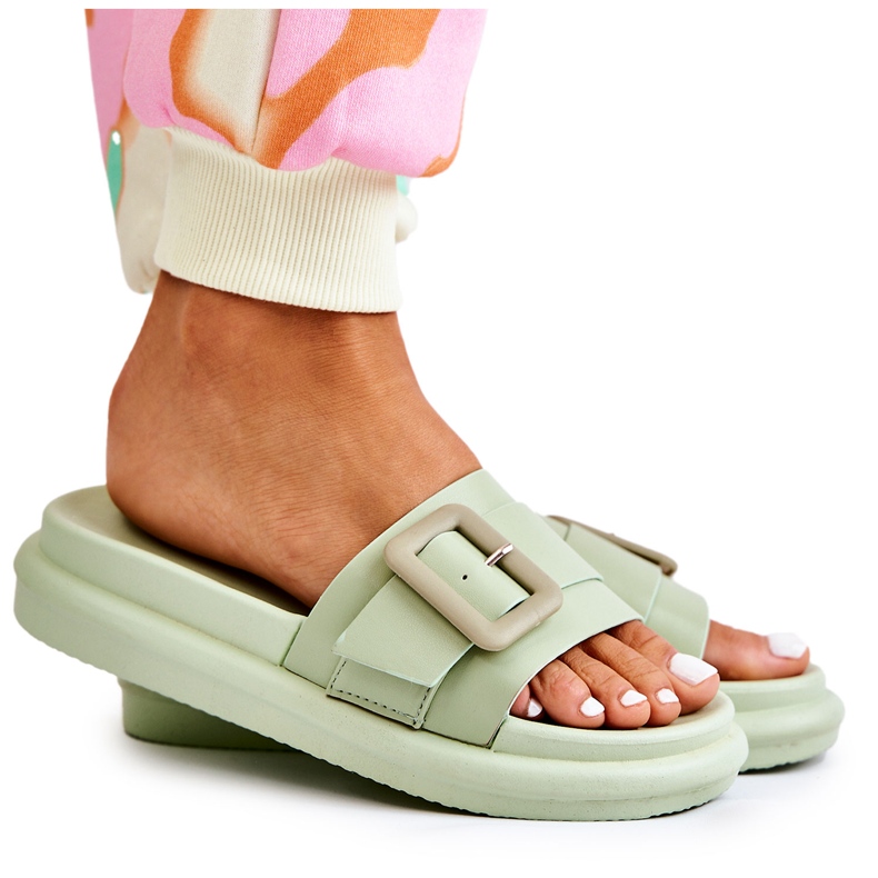 Pantuflas De Mujer Con Hebilla Verde Devia Pantuflas De Mujer Con Hebilla Verde Devia