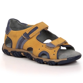 Sandalias niño con velcro camel Kornecki 6188 amarillo