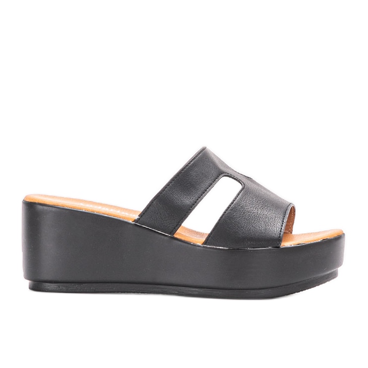 Zapatillas negras en la plataforma Duffel negro