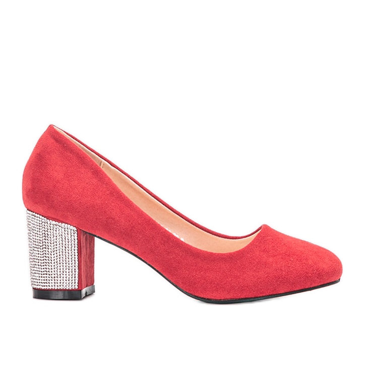Bombas rojas en la publicación de Goyal rojo