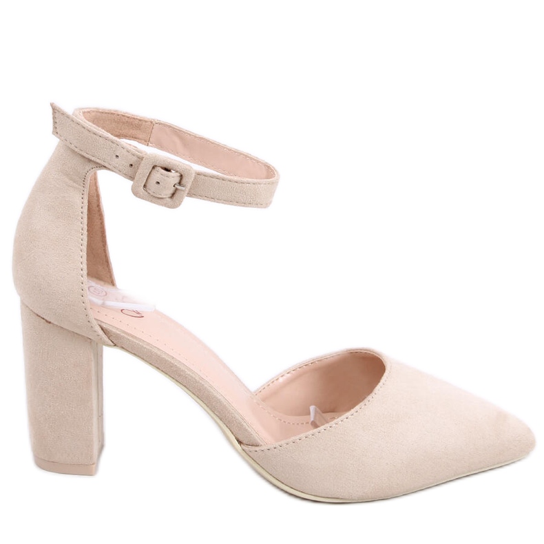 Bombas en el post de Lauren Beige