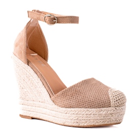 SHELOVET Alpargatas en sandalias de cuña beige SHELOVET Alpargatas en sandalias de cuña beige