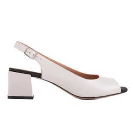 Marco Shoes Cómodas sandalias de mujer fabricadas en piel blanca. blanco