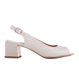 Marco Shoes Cómodas sandalias de mujer fabricadas en piel blanca. blanco