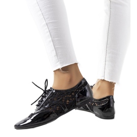 Zapatos lacados en negro de Brett
