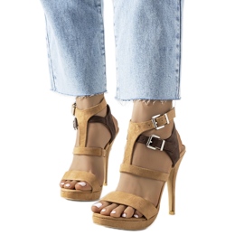 Zapatos de salón abiertos marrones con tacón Ausilia marrón