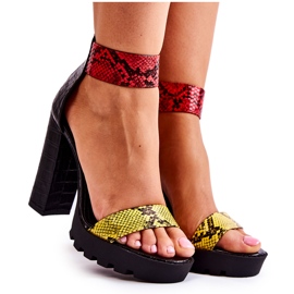 Sandalias de moda en una barra masiva Multikolor Elisen negro rojo amarillo Sandalias de moda en una barra masiva Multikolor Elisen negro rojo amarillo