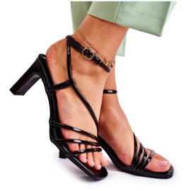 Sandalias Clásicas Lacadas Negras Con Tacón Milani negro