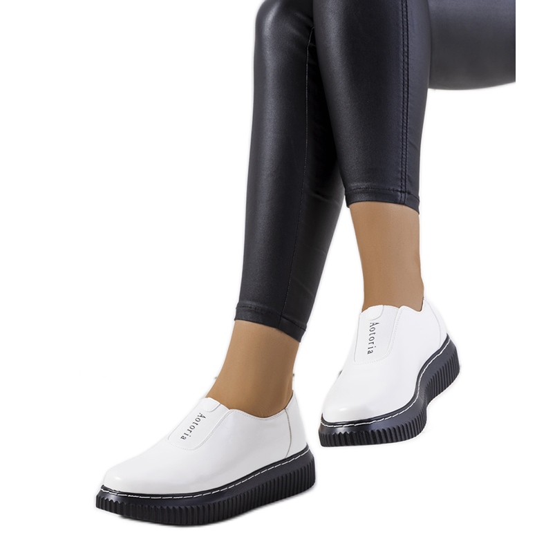 Zapatos brogue blancos en la plataforma Siddons Zapatos brogue blancos en la plataforma Siddons