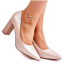 Vinceza Salones De Piel En Una Barra En Spitz Beige Larea