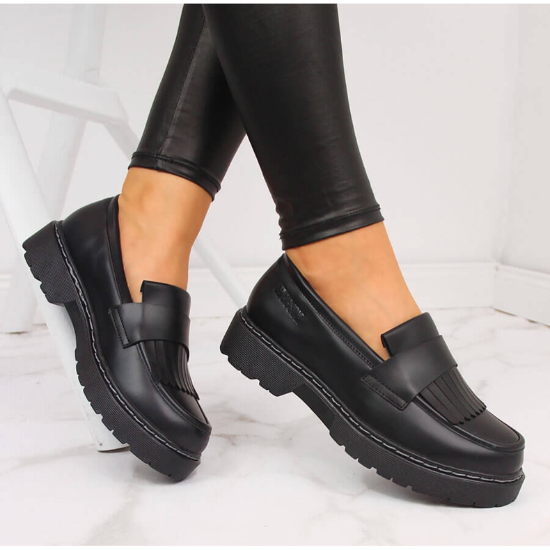 Zapatos negros de mujer con plataforma con flecos Big Star II274100
