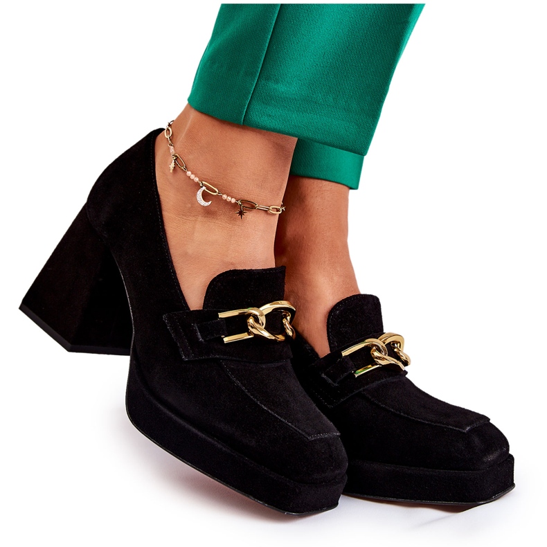 Zapatos De Salón De Ante Con Cadena Decorativa Laura Messi 2444 Negro